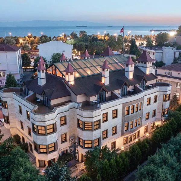 Chatto Hotel，位于Orhanlı的酒店