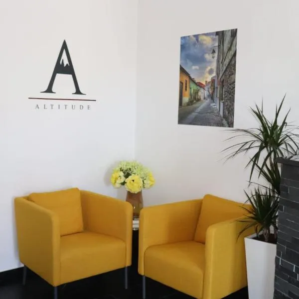 Altitude Alojamento e Restauração，位于贝尔蒙特的酒店