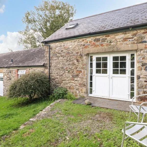 Rafters Cottage，位于Walton East的酒店