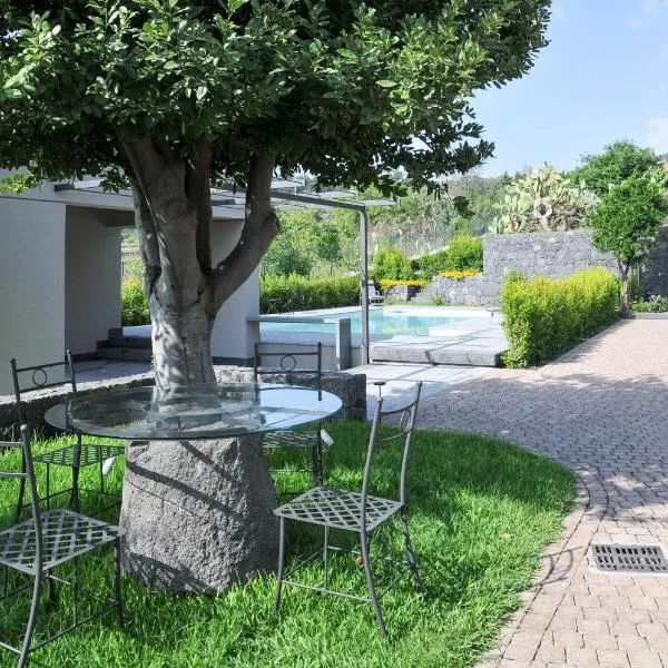 La Casa dell'Alloro，位于扎费拉纳-埃特内阿的酒店