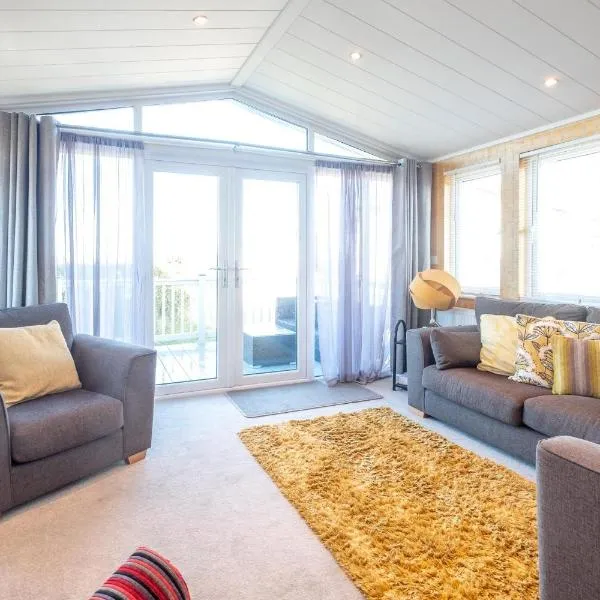 Chelsea Lodge - Aldeburgh Coastal Cottages，位于Sizewell的酒店