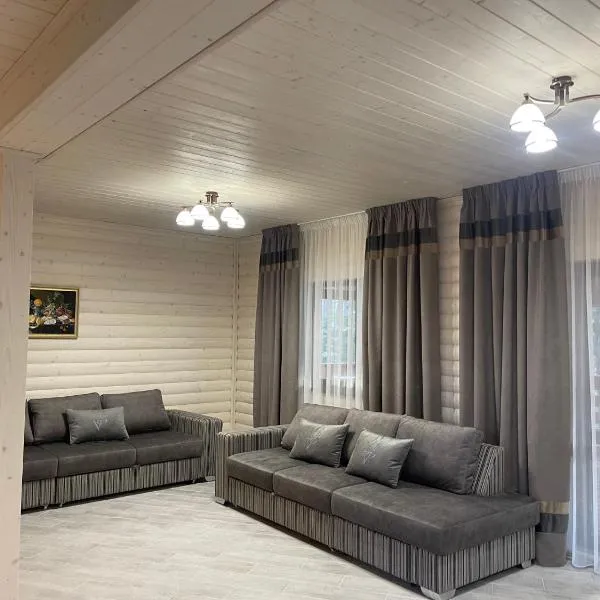Villa Затишна de luxe，位于米库利钦的酒店
