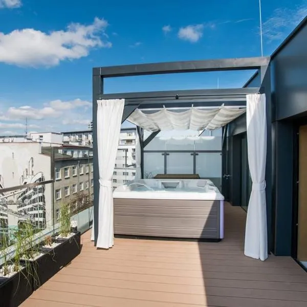 Luksusowy penthouse z jacuzzi i widokiem na morze，位于格丁尼亚的酒店