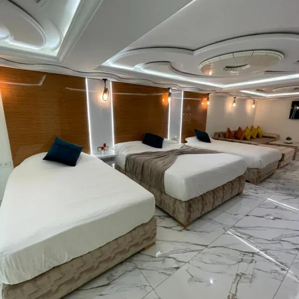 appart hotel puerto marino，位于胡塞马的酒店