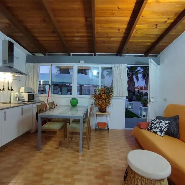 Apartamento 1, Chalet Manzano a 15" de Sevilla, a 30" del Aeropuerto de Sevilla，位于Villanueva del Ariscal的酒店