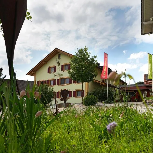 Landgasthof Hubertus - Braugasthof und Wellnesshotel im Allgäu，位于Friesenried的酒店