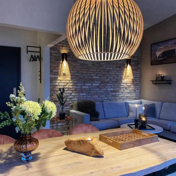 Broncks Apartment 1 - Modern 2-Bedroom in the Heart of Tórshavn，位于托尔斯港的酒店