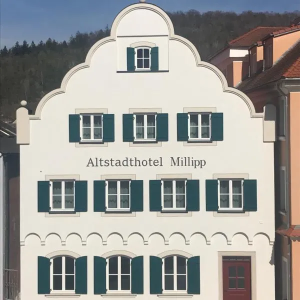 Altstadthotel Millipp，位于拜尔恩格里斯的酒店