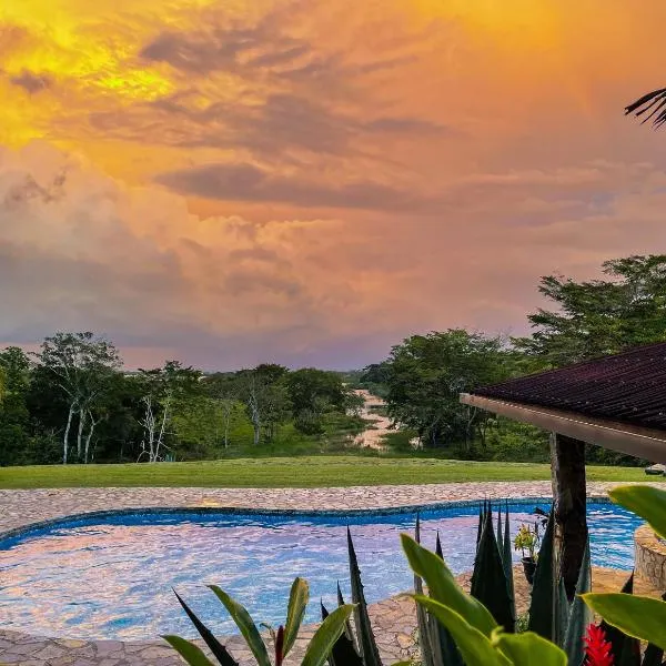 Private Tropical Paradise - Gatuncrocs，位于Lagarterita的酒店