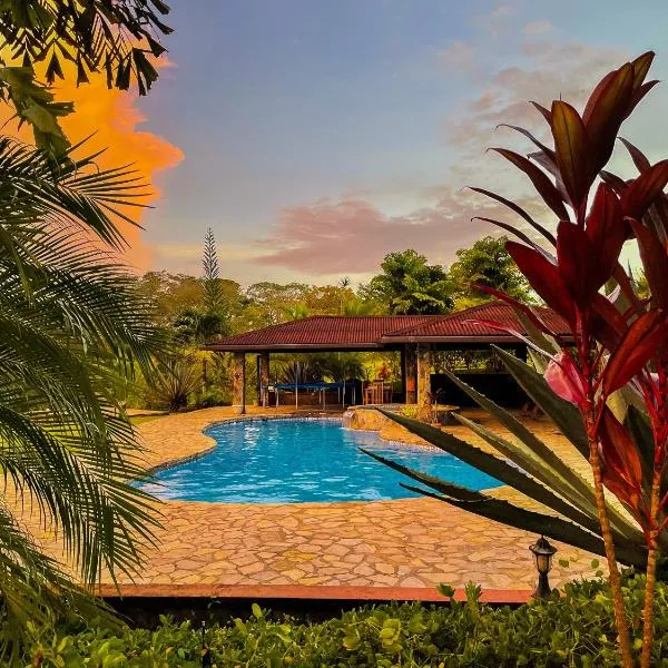 Private Tropical Paradise for a couple，位于Lagarterita的酒店
