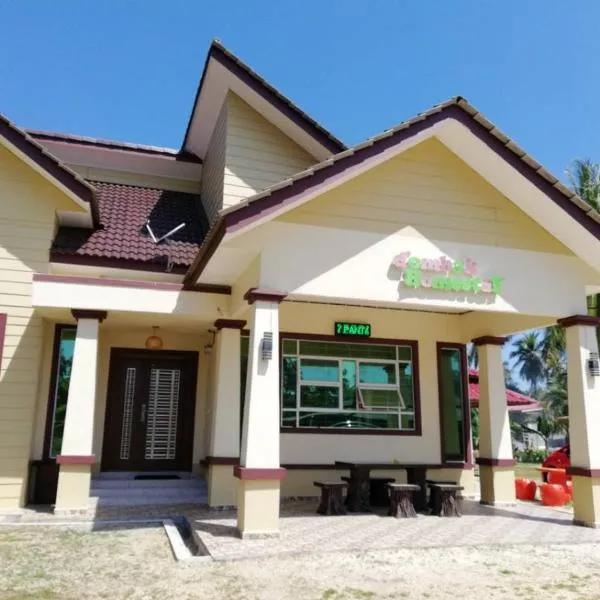 D'Ombak Homestay Pantai Baru，位于巴佐的酒店