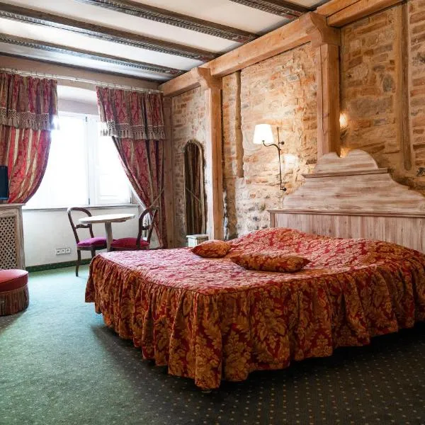 Hotel Saint-Martin，位于于瑟朗莱城堡的酒店