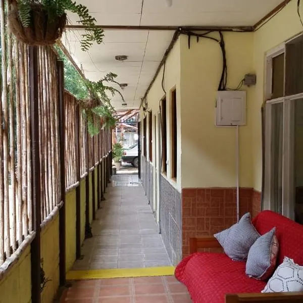 Cabinas Coco Alegre，位于Nacascolo的酒店