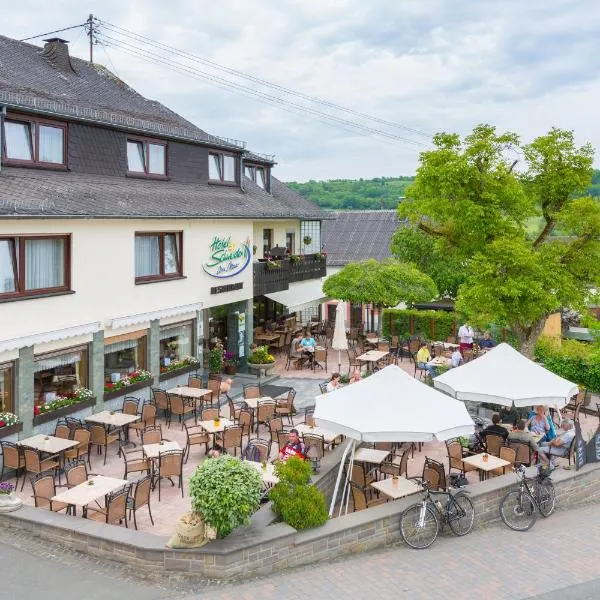 Eifel Hotel Schneider am Maar GmbH，位于Schutz的酒店