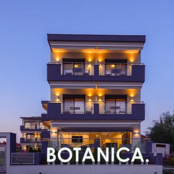 Botanica Luxury Suites，位于托罗尼的酒店