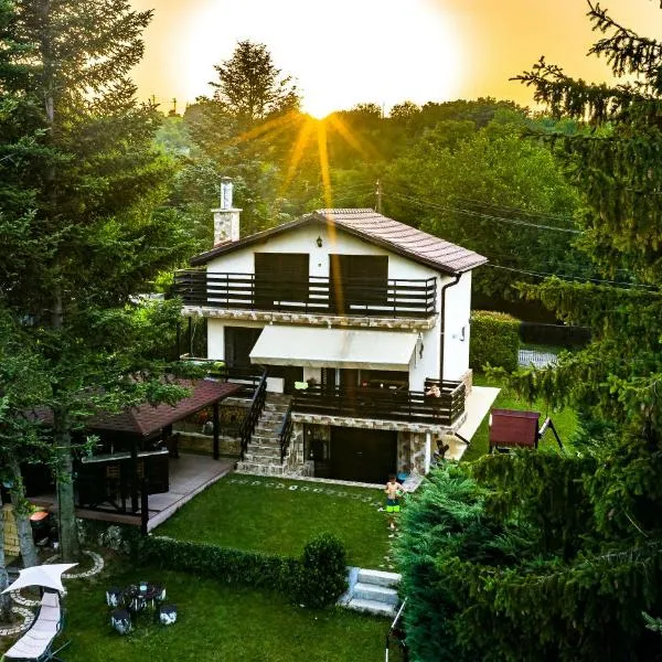 Къща за гости Вила Теkето I Family Guest House Villa Teketo，位于Vetovo的酒店