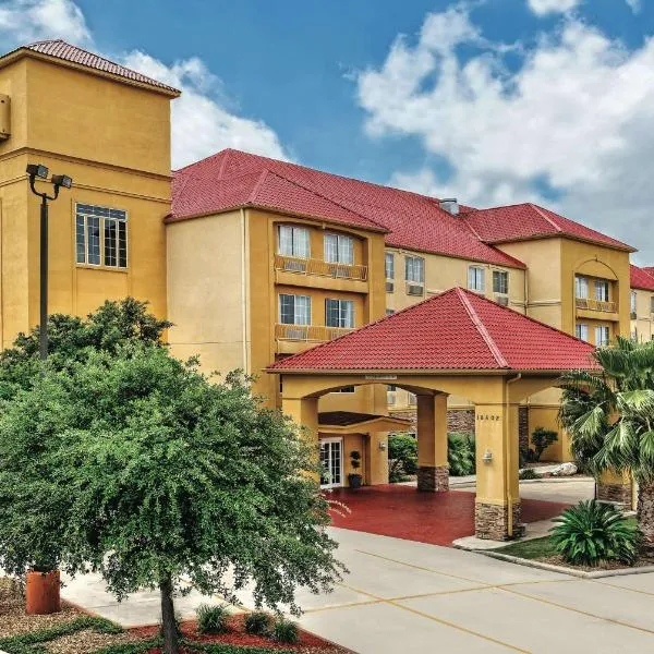 圣安东尼奥北橡树石拉昆塔套房酒店，位于Beckmann的酒店