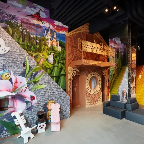 Hotel Not Hotel Rotterdam，位于鹿特丹的酒店