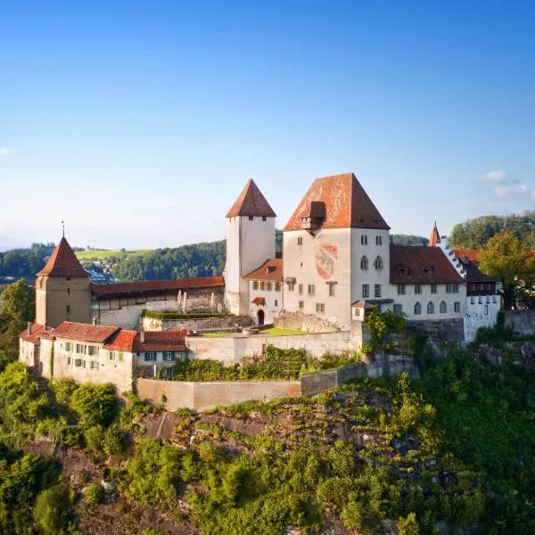 Schloss Burgdorf Youth Hostel，位于Kirchberg的酒店