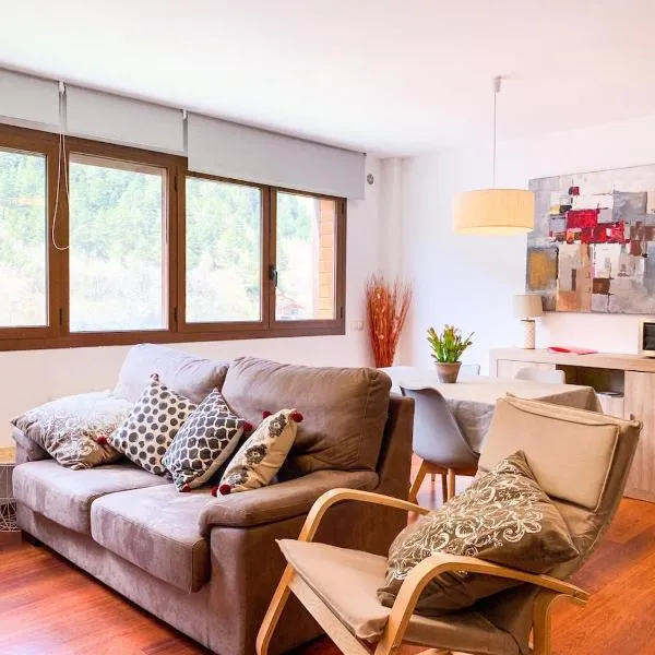 Apartamento Font Blanca en Arinsal，位于Mas de Ribafeta的酒店