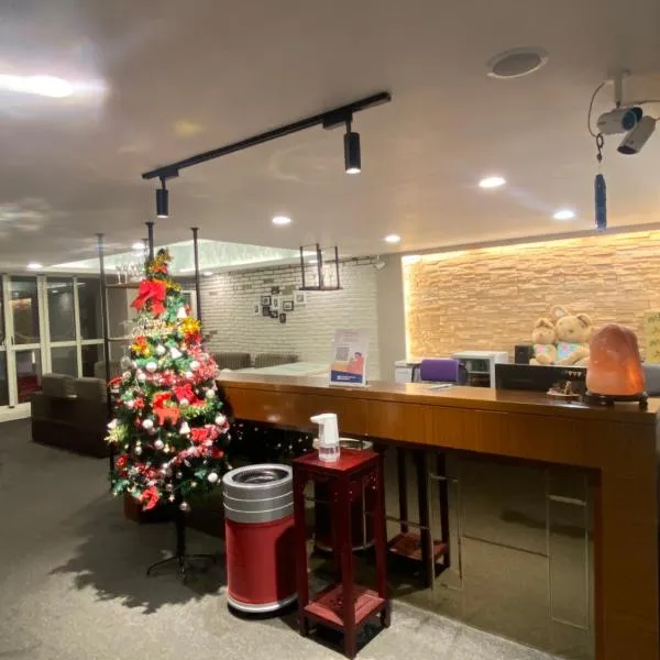 曖月商旅，位于虎尾镇的酒店