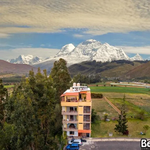 Departamentos Bellavista La Alborada Huaraz，位于瓦拉斯的酒店