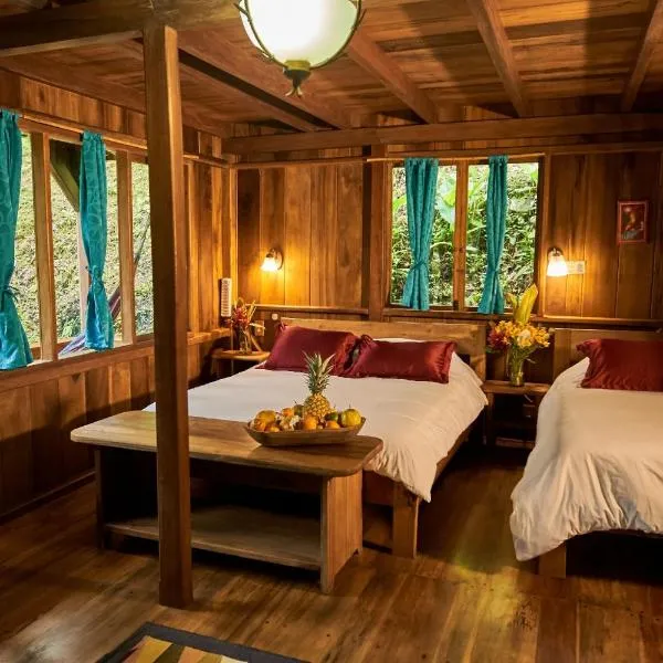 Casa Divina Eco Lodge，位于明多的酒店