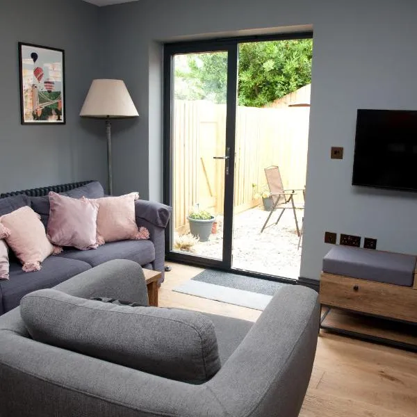 Little Elm - luxury home from home, free parking, 30-40 mins walk from Bath city centre，位于巴斯的酒店