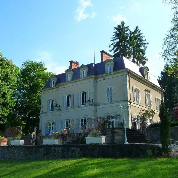 Château de MontSablé，位于Maringues的酒店