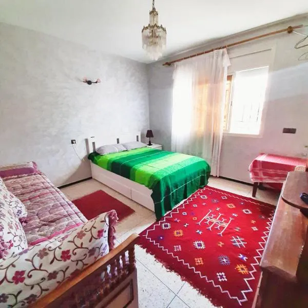 Rooms To book in Villa House at HostFamily in Rabat，位于Aïn el Aouda的酒店