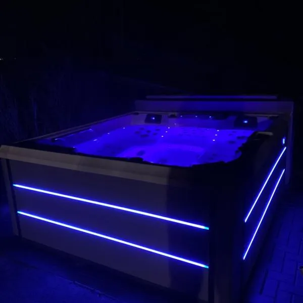 SEA Office - Modernes Ferienhaus mit tollem Seeblick，位于基希海姆的酒店