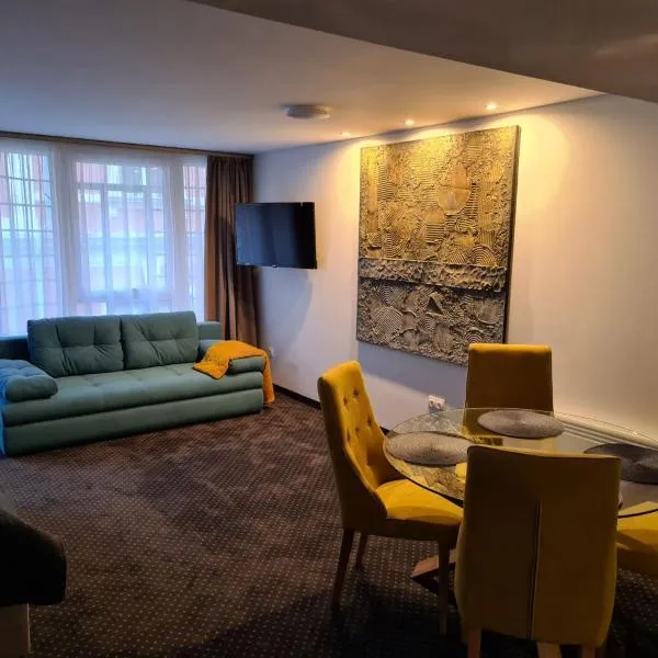 City Center Apartmanház，位于埃格尔的酒店