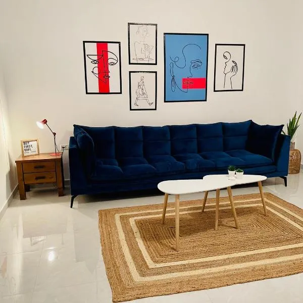 HaOfek 10 - A spacious unit near a magical lake，位于耶鲁姆的酒店