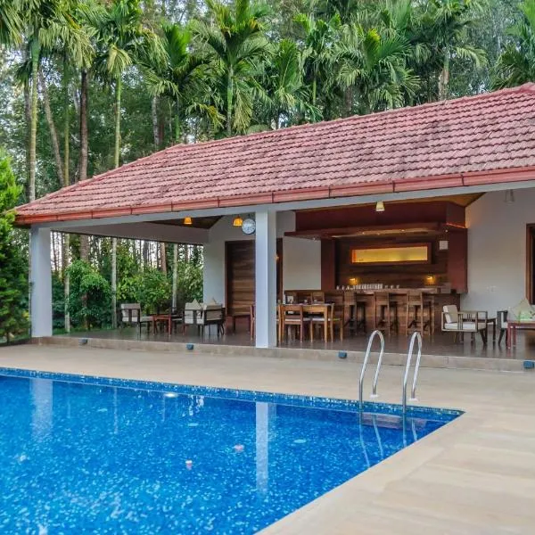 StayVista at Tall Silver with Infinity Pool & Breakast，位于马迪凯里的酒店