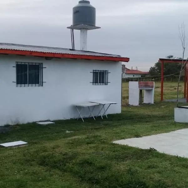 Complejo Miranieves, Se alquila casa para 3 personas en Miramar Costa Atlantica，位于米拉玛的酒店