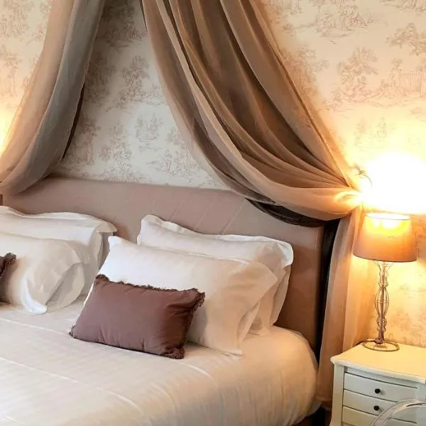Hôtel-Restaurant des Augustins，位于圣西普里安的酒店