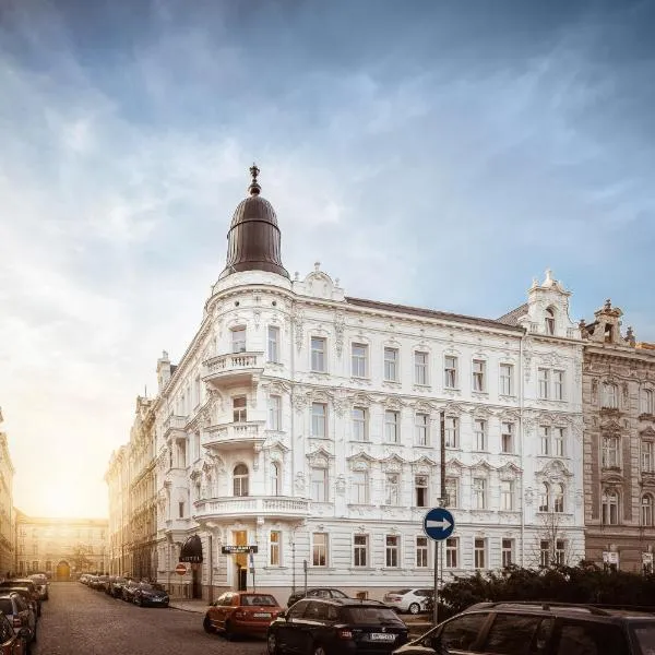 Theresian Hotel，位于Velká Bystřice的酒店