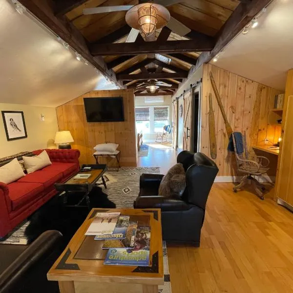 Yosemite Basecamp，位于格罗夫兰的酒店