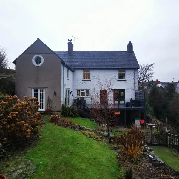 Rooms by the River at Glan Aber，位于Gwyddelwern的酒店