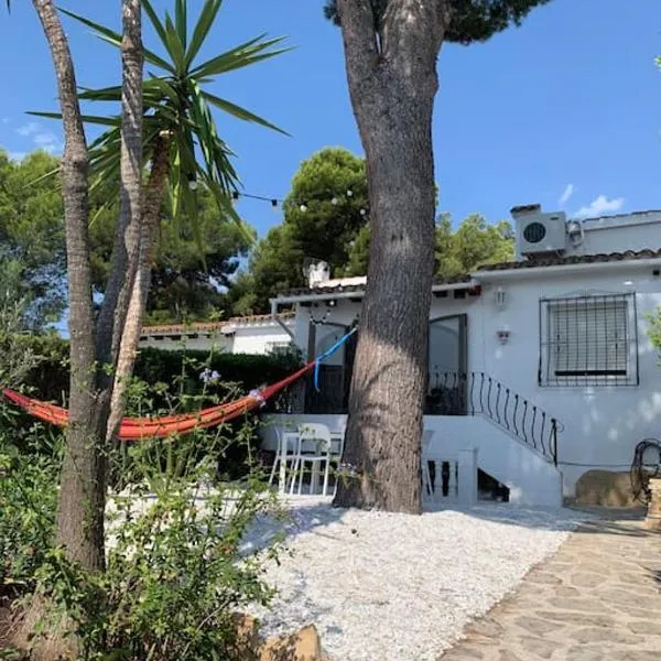 Bungalow Marquérite Moraira, 5 minutes from beach，位于特乌拉达的酒店