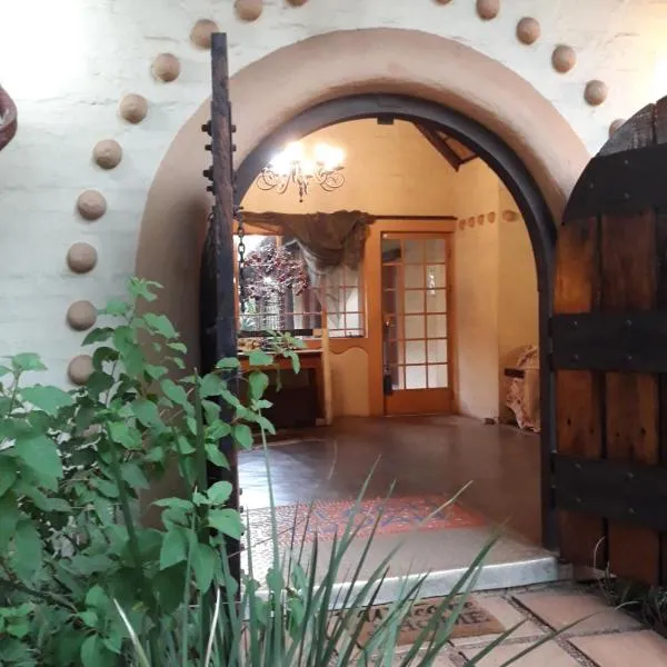 African Silhouette Guesthouse，位于伯诺尼的酒店
