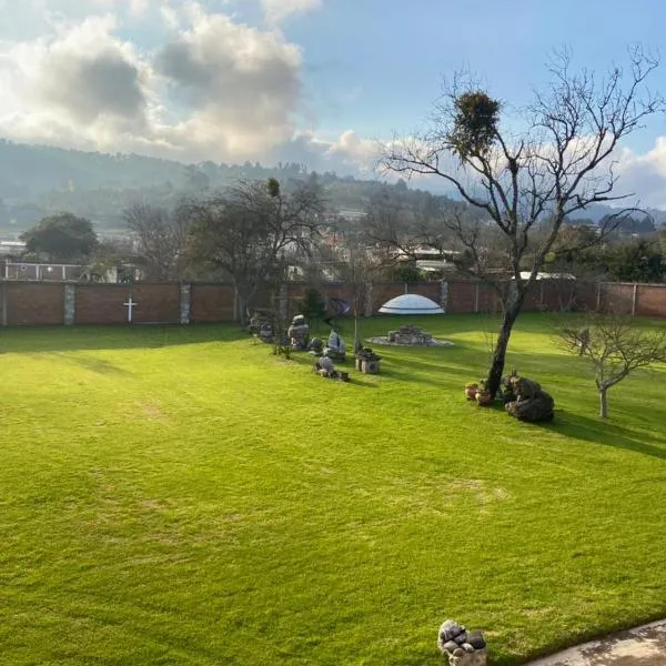 Departamento con gran área verde,位于萨卡特兰的酒店