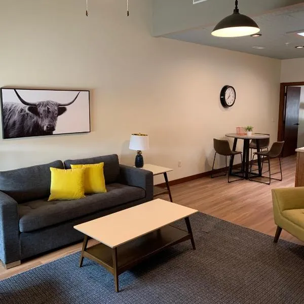 Stylish ground level apartment close to everything，位于拉皮德城的酒店