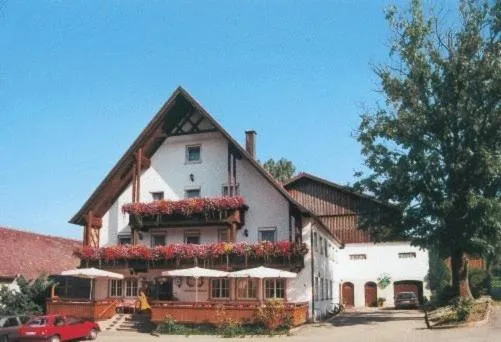特劳贝酒店，位于Klosterbeuren的酒店