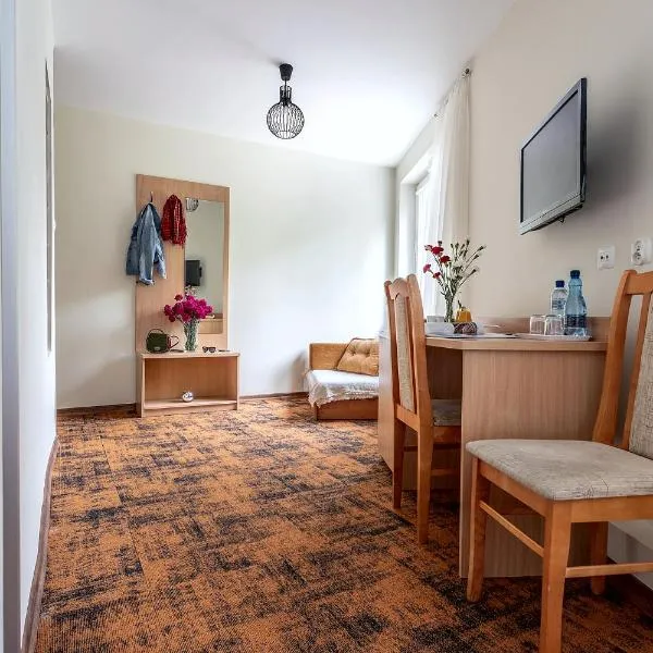 萨默克酒店，位于吉日茨科的酒店