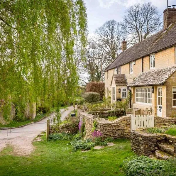 Willow Cottage，位于Hampnett的酒店
