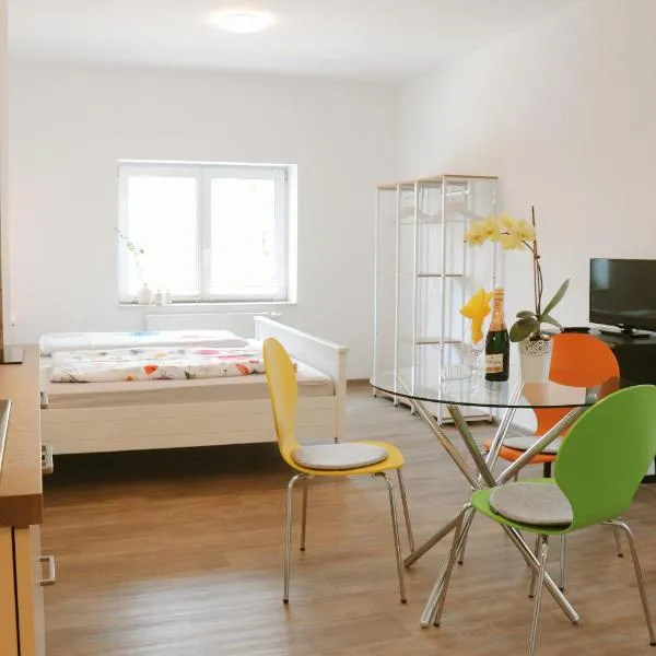 Helles Apartment für 1-2 Pers. mit Parkplatz und WiFi，位于Kraiburg am Inn的酒店