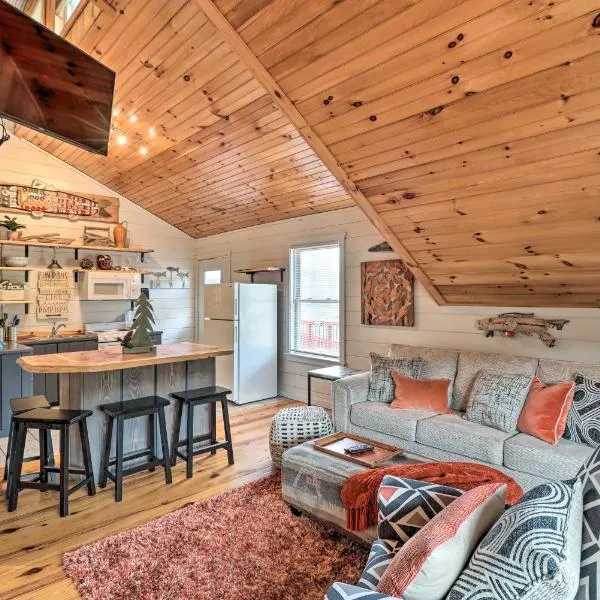 Cheery Pet-Friendly Studio with Shared Fire Pit，位于芒廷维尤的酒店