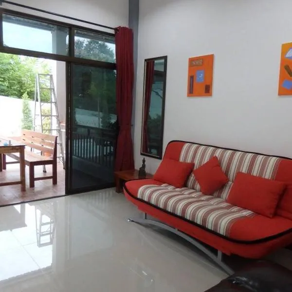 Judith's 2 bedroom family home, sleeps 6，位于沙美岛的酒店