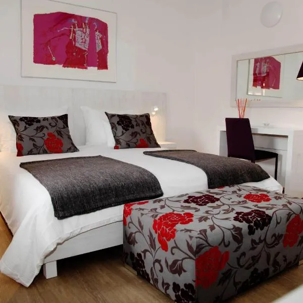 Boutique Hotel Dvor，位于多博沃的酒店